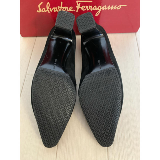 Ferragamo(フェラガモ)のフェラガモバックスキン７Ｃレディースシューズ レディースの靴/シューズ(ハイヒール/パンプス)の商品写真