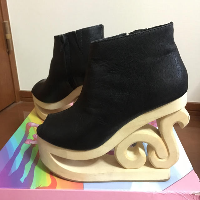 JEFFREY CAMPBELL(ジェフリーキャンベル)のあおさま専用★Jeffrey Campbell スケートヒールブーティ レディースの靴/シューズ(ブーティ)の商品写真