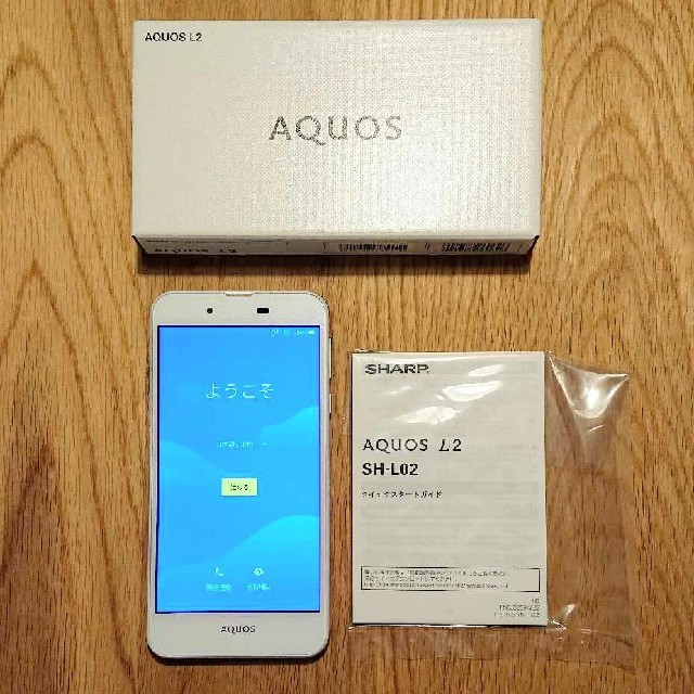 SHARP(シャープ)の(美品)AQUOS L2 White 16GB simフリー スマホ/家電/カメラのスマートフォン/携帯電話(スマートフォン本体)の商品写真