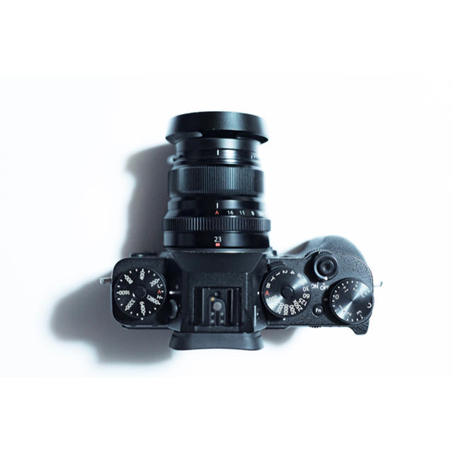 富士フイルム(フジフイルム)の富士フイルム X-T2 FUJIFILM XF23mm F2 スマホ/家電/カメラのカメラ(ミラーレス一眼)の商品写真