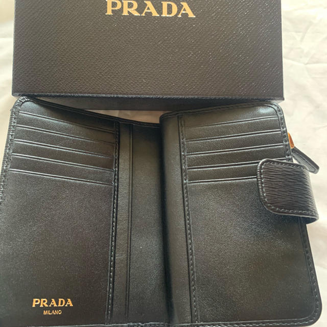 PRADA(プラダ)の新品　【プラダ 】　二つ折り財布 黒 1ML225  VITELLO MOVE レディースのファッション小物(財布)の商品写真