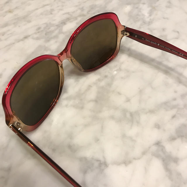 kate spade new york(ケイトスペードニューヨーク)のkate spadeサングラス レディースのファッション小物(サングラス/メガネ)の商品写真