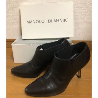 マノロブラニク(MANOLO BLAHNIK)のMANOLO BLAHNIK ブラックショートブーティ(ブーティ)