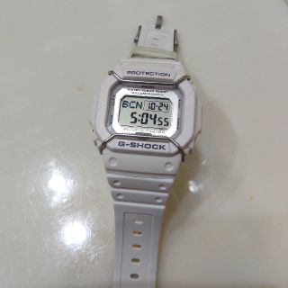 ジーショック(G-SHOCK)のGSHOCK　3433P　白(腕時計(デジタル))