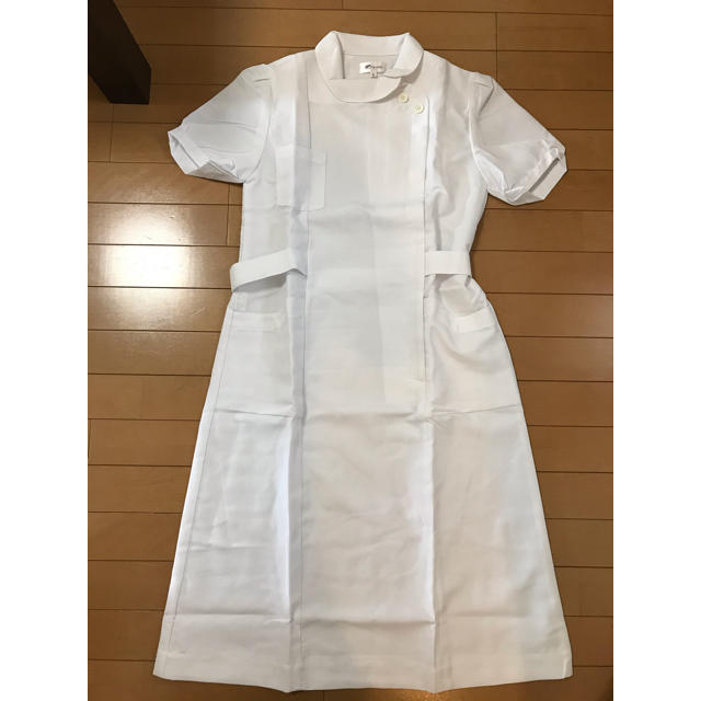 未使用　新品　ナース服　ワンピース　白衣 レディースのワンピース(ひざ丈ワンピース)の商品写真