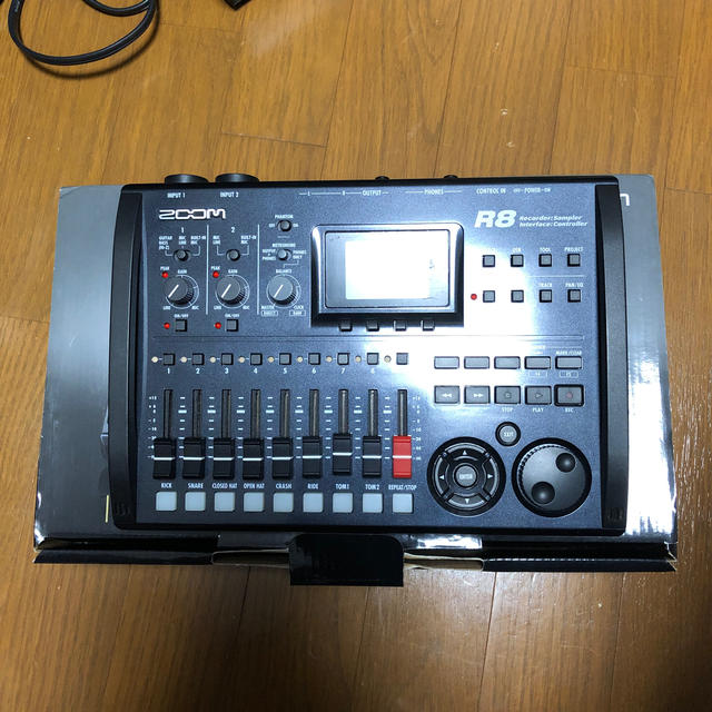 ZOOM R8 レコーダー、オーディオインターフェイス