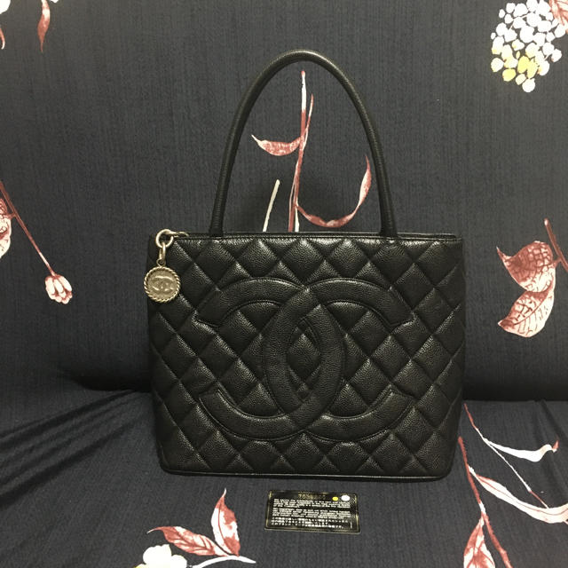 CHANEL(シャネル)の極美品　シャネル　復刻トート レディースのバッグ(トートバッグ)の商品写真