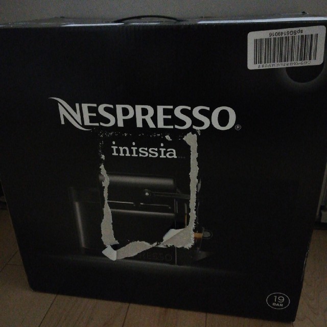 Nestle(ネスレ)の【新品・未使用】NESPRESSO　inissia　C40BK スマホ/家電/カメラの調理家電(コーヒーメーカー)の商品写真