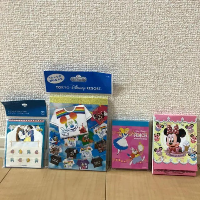 Disney(ディズニー)のディズニーメモ　4点セット エンタメ/ホビーのおもちゃ/ぬいぐるみ(キャラクターグッズ)の商品写真