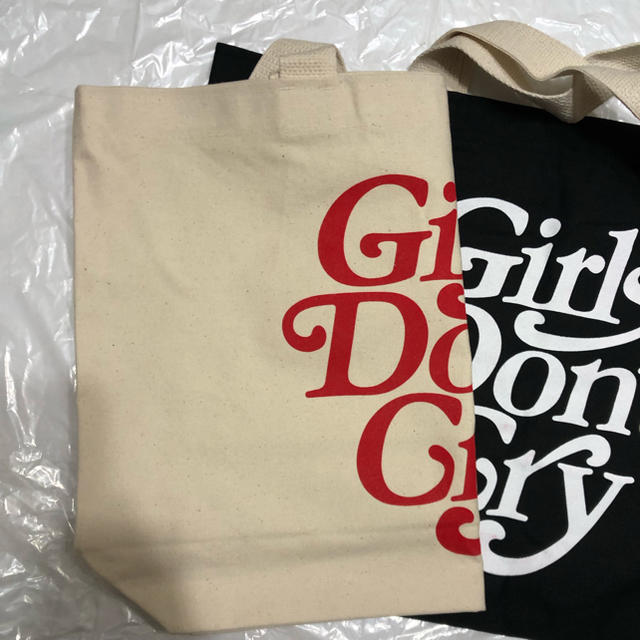 GDC(ジーディーシー)のGirls don't Cry GDC トートバッグ　黒 ガールズドントクライ メンズのバッグ(トートバッグ)の商品写真