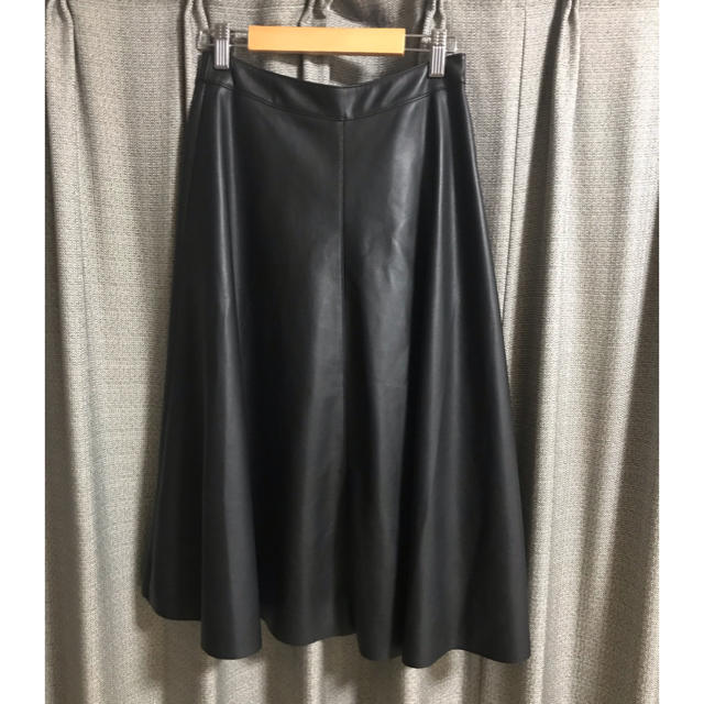 ZARA(ザラ)のZARA フェイクレザー スカート レディースのスカート(ひざ丈スカート)の商品写真