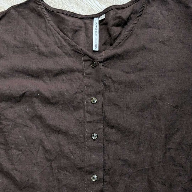 しまむら(シマムラ)のほぼ新品HKLONDONシャツブラウスブラウンＬ レディースのトップス(シャツ/ブラウス(半袖/袖なし))の商品写真