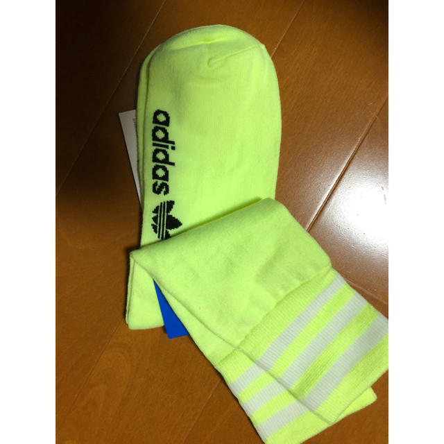 アディダス　adidas  蛍光イエロー　25cm