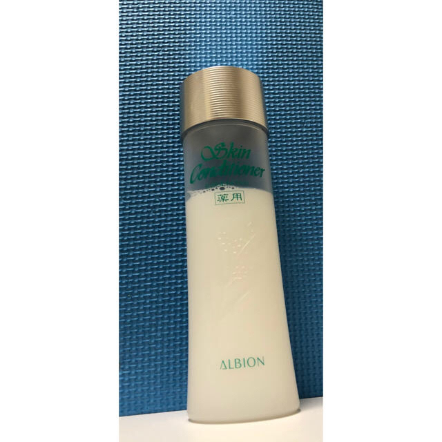 ALBION(アルビオン)のスキンコンディショナー 330 コスメ/美容のスキンケア/基礎化粧品(化粧水/ローション)の商品写真