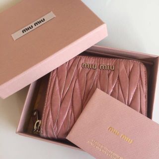 ミュウミュウ(miumiu)のmiumiu♡二つ折り財布(財布)