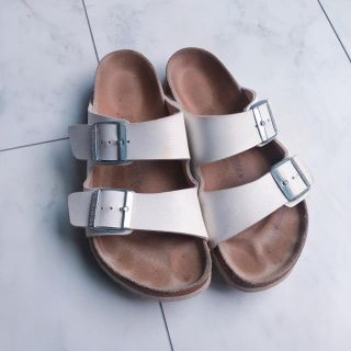 ビルケンシュトック(BIRKENSTOCK)のビルケンシュトック アリゾナ 38 ホワイト(サンダル)