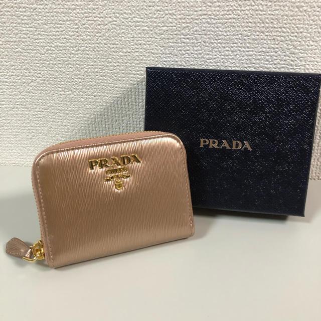 新品・円高セール！PRADA(プラダ)ミニ財布・ファスナーウォレット