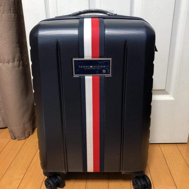TOMMY HILFIGER(トミーヒルフィガー)の新品 トミーヒルフィガー ハードスーツケース TSAロック付 小 機内持込可 メンズのバッグ(トラベルバッグ/スーツケース)の商品写真