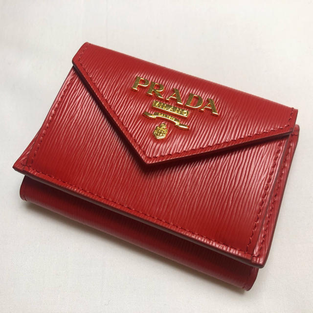 PRADA(プラダ)の新品・円高セール！PRADAミニウォレット(赤/Rosso) レディースのファッション小物(財布)の商品写真