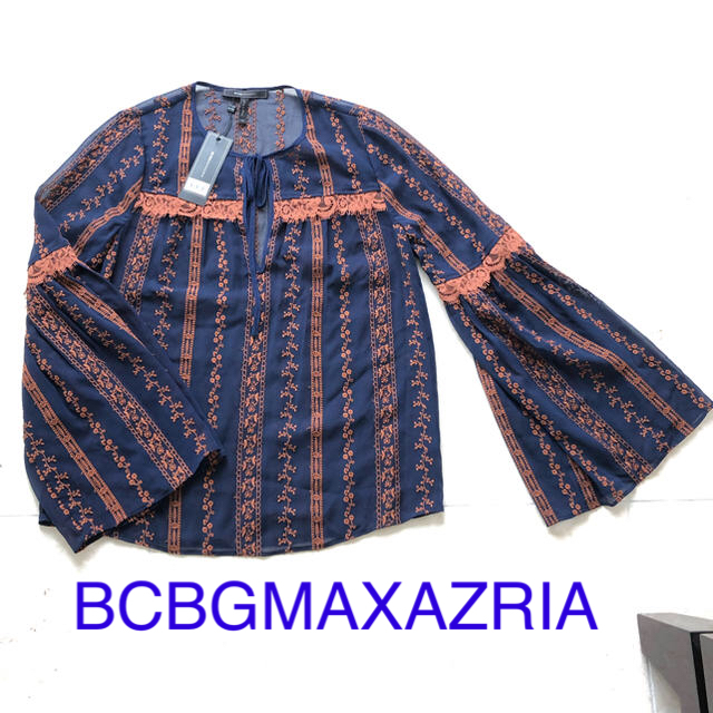 BCBGMAXAZRIA(ビーシービージーマックスアズリア)の断捨離セール　新品　タグ付き　BCBG 刺繍　レース　ブラウス　 レディースのトップス(シャツ/ブラウス(長袖/七分))の商品写真