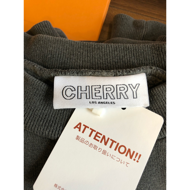 Lサイズ girls don't cry Cherry sweatshirt