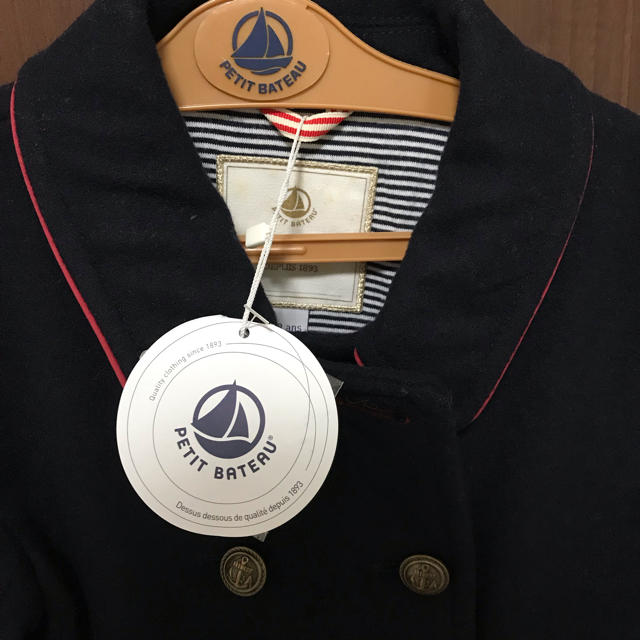 PETIT BATEAU(プチバトー)のコート プチバトー 新品 8 120 130 コートファミリアやサエグサ好きにも キッズ/ベビー/マタニティのキッズ服女の子用(90cm~)(コート)の商品写真