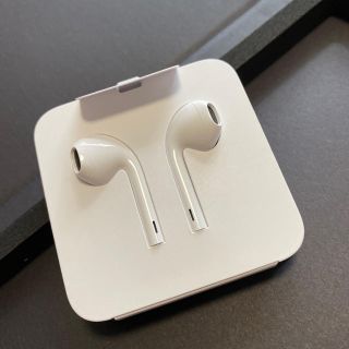 アップル(Apple)のear pods 新品(ヘッドフォン/イヤフォン)