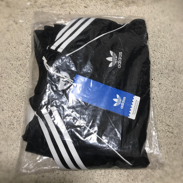 adidas(アディダス)の新品　アディダス　黒　ジャージ  ベビー　キッズ キッズ/ベビー/マタニティのベビー服(~85cm)(その他)の商品写真