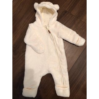 エイチアンドエム(H&M)のＨ＆Ｍ エイチアンドエム くまちゃんカバーオール (2～4month)サイズ62(カバーオール)