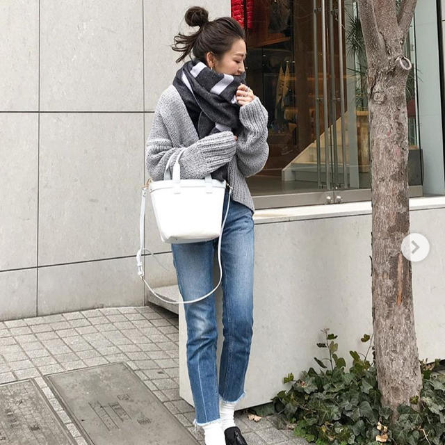 新品タグ☆金子麻貴さんコラボ R-ISMハンドニットカーディガンの通販