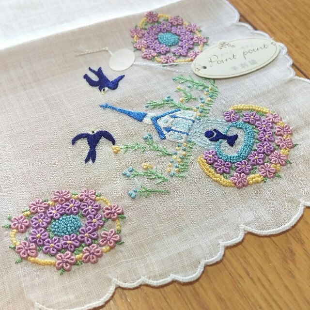 LAURA ASHLEY(ローラアシュレイ)の【本日のみ！】ポワンポワン 高級ベトナム手刺繍ハンカチ♪ スワトウお好きな方も レディースのファッション小物(ハンカチ)の商品写真