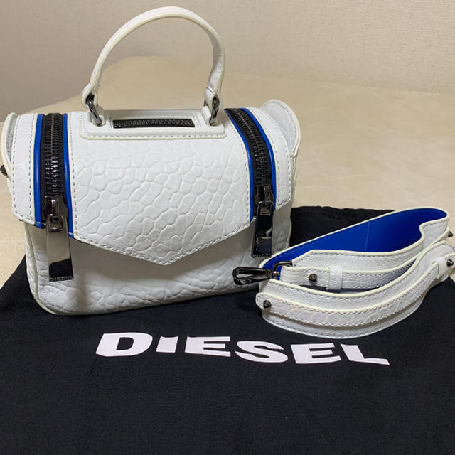DIESEL(ディーゼル)の【最終値下げ】DIESEL 2wayバッグ　ホワイト×ブルー レディースのバッグ(ショルダーバッグ)の商品写真