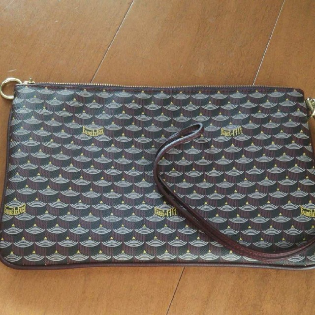 週末お値下げ★FENDI バッグ美品 フェンディレアクラッチバッグ