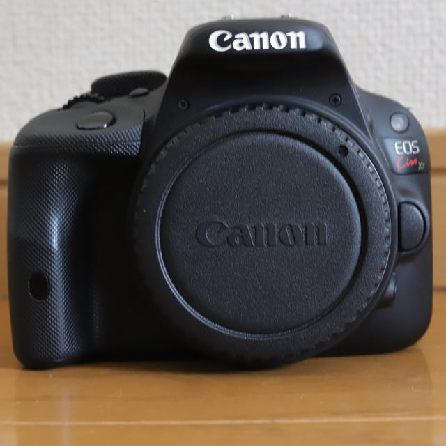 Canon(キヤノン)の送料無料 美品 キヤノン CANON KISS X7 ボディ 一眼レフカメラ スマホ/家電/カメラのカメラ(デジタル一眼)の商品写真