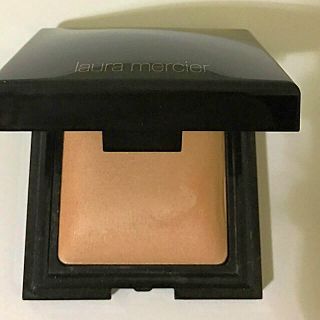 ローラメルシエ(laura mercier)の大値下げ⭐️大人気ローラメルシエ 艶々 フェースパウダー(フェイスパウダー)