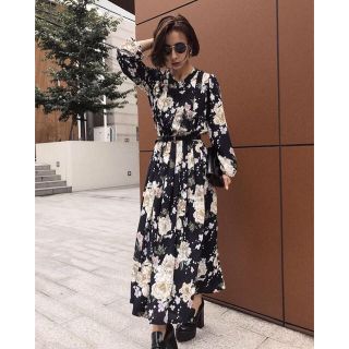 アメリヴィンテージ(Ameri VINTAGE)のAMERI BLOSSOM PLEATS DRESS(ロングワンピース/マキシワンピース)