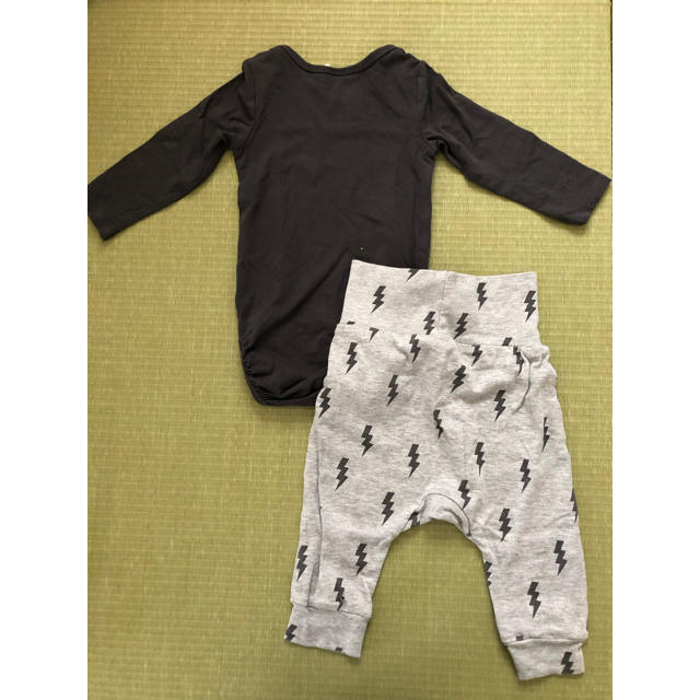 H&M(エイチアンドエム)のACDC 3点セット 70cm  babygap バビコ様専用 キッズ/ベビー/マタニティのベビー服(~85cm)(ロンパース)の商品写真