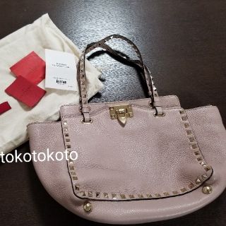 ヴァレンティノ(VALENTINO)の今月最終出品！ヴァレンティノ　ロックスタッズスモールショルダートートバッグ　美品(トートバッグ)