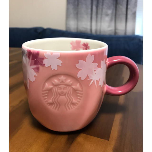 Starbucks Coffee(スターバックスコーヒー)のSTARBUCKS スタバ 2019 さくら マグカップ ✩︎送料込み✩︎ インテリア/住まい/日用品のキッチン/食器(グラス/カップ)の商品写真