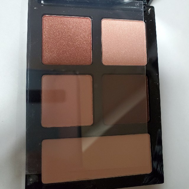 BOBBI BROWN(ボビイブラウン)のエッセンシャルマルチカラーアイシャドウパレット4イントゥザサンセット コスメ/美容のキット/セット(コフレ/メイクアップセット)の商品写真