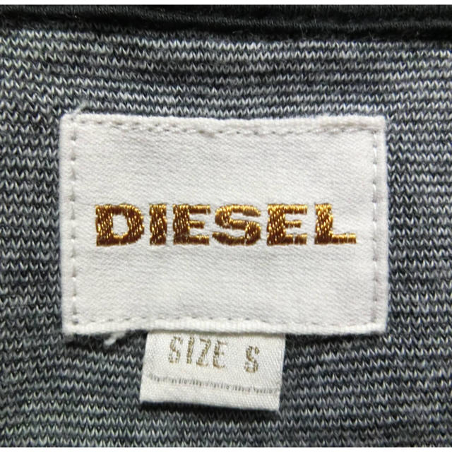 DIESEL(ディーゼル)のDIESEL ディーゼル　細ボーダーのネイビーの7分袖カットソー S レディースのトップス(カットソー(長袖/七分))の商品写真