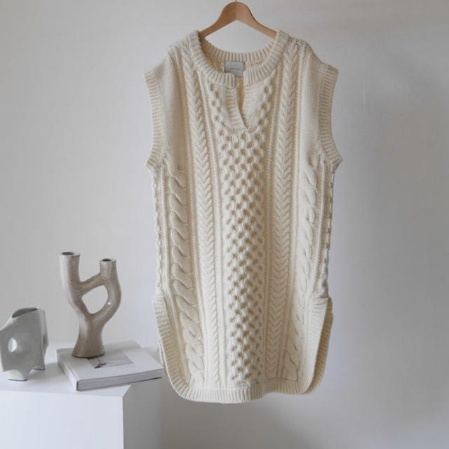 argue 完売　WOOL CABLE CAFTAN KNIT TUNIC