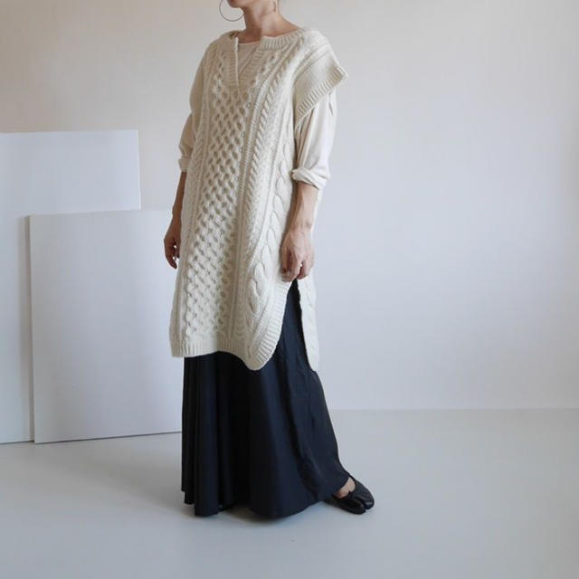 argue 完売　WOOL CABLE CAFTAN KNIT TUNIC