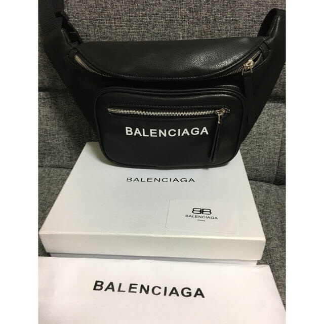 BALENCIAGA ボディバッグ