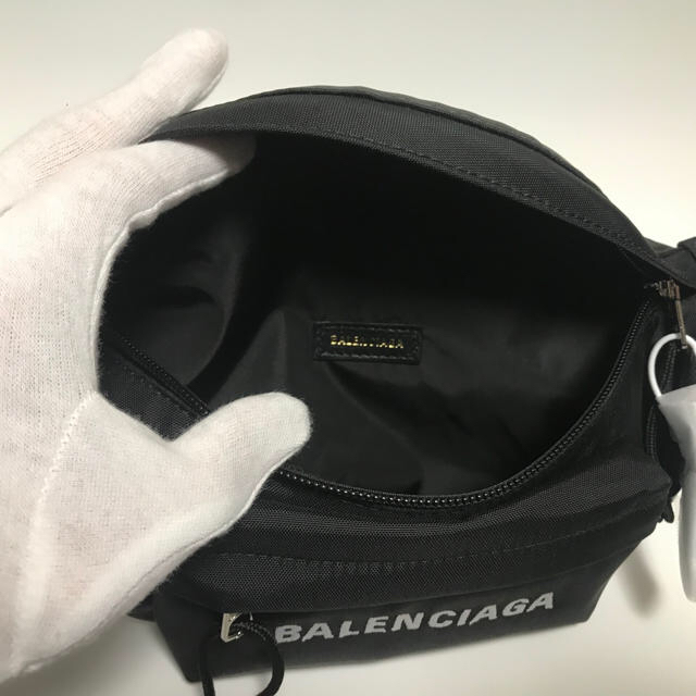 Balenciaga(バレンシアガ)の★BALENCIAGA★【在庫ラスト1点】クロスボディ/ベルトバッグ レディースのバッグ(ショルダーバッグ)の商品写真