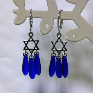 ガラス コバルトブルー ピアス(ピアス)