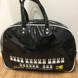 キューン　うさぎ　エナメル　スポーツバッグ　黒