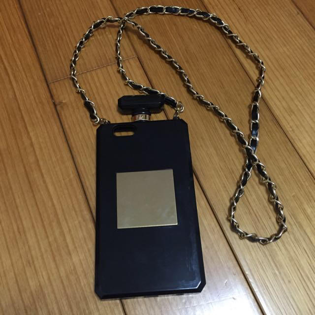 iPhone6 カバー チェーン付の通販 by Saori's shop｜ラクマ