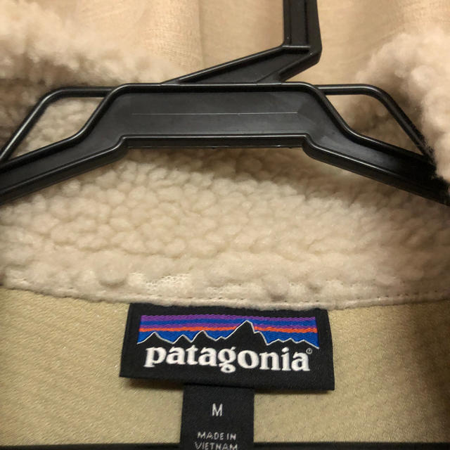 patagonia(パタゴニア)のPatagonia レトロX ベージュ　Mサイズ メンズのジャケット/アウター(ブルゾン)の商品写真