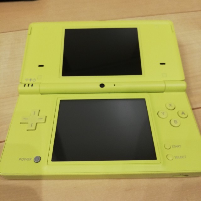 ニンテンドーDS(ニンテンドーDS)のNintendoDSi セット エンタメ/ホビーのゲームソフト/ゲーム機本体(携帯用ゲーム機本体)の商品写真